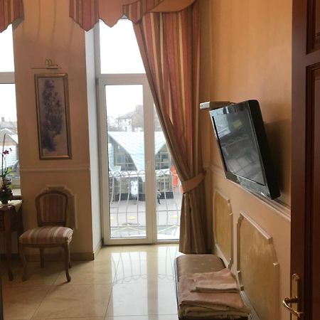 Beautiful Apartment In The Center Of Vínnytsia Exterior foto
